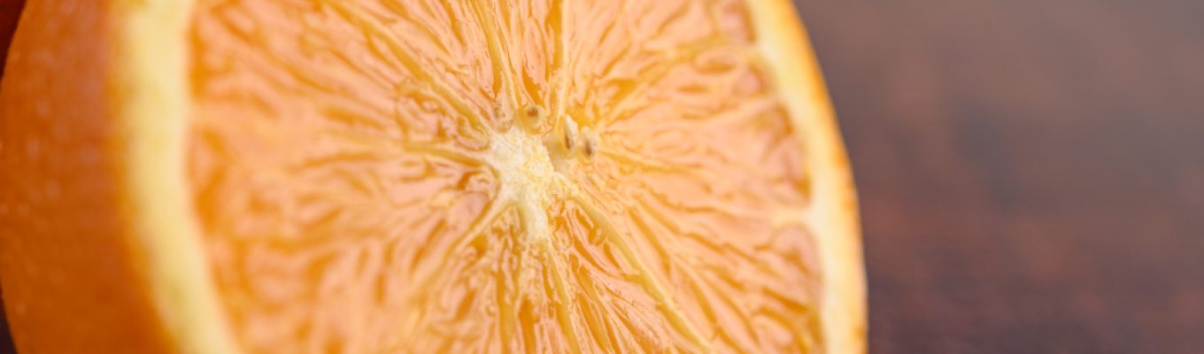 macro-immagine-dell-arancia-matura-piccola-profondita-di-campo (1)